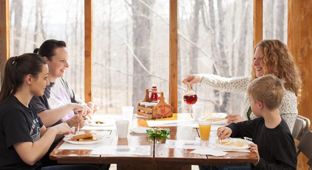 Red Bucket Sugar Shack | Worthington | Photo by Lynne Graves